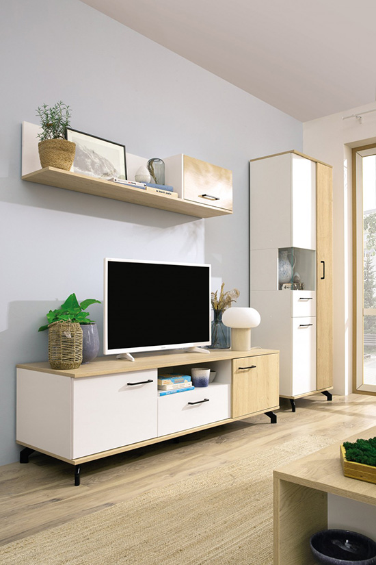 Velký stolek pod televizi