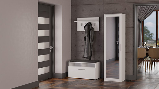 Bílá předsíňová skříň se zrcadlem